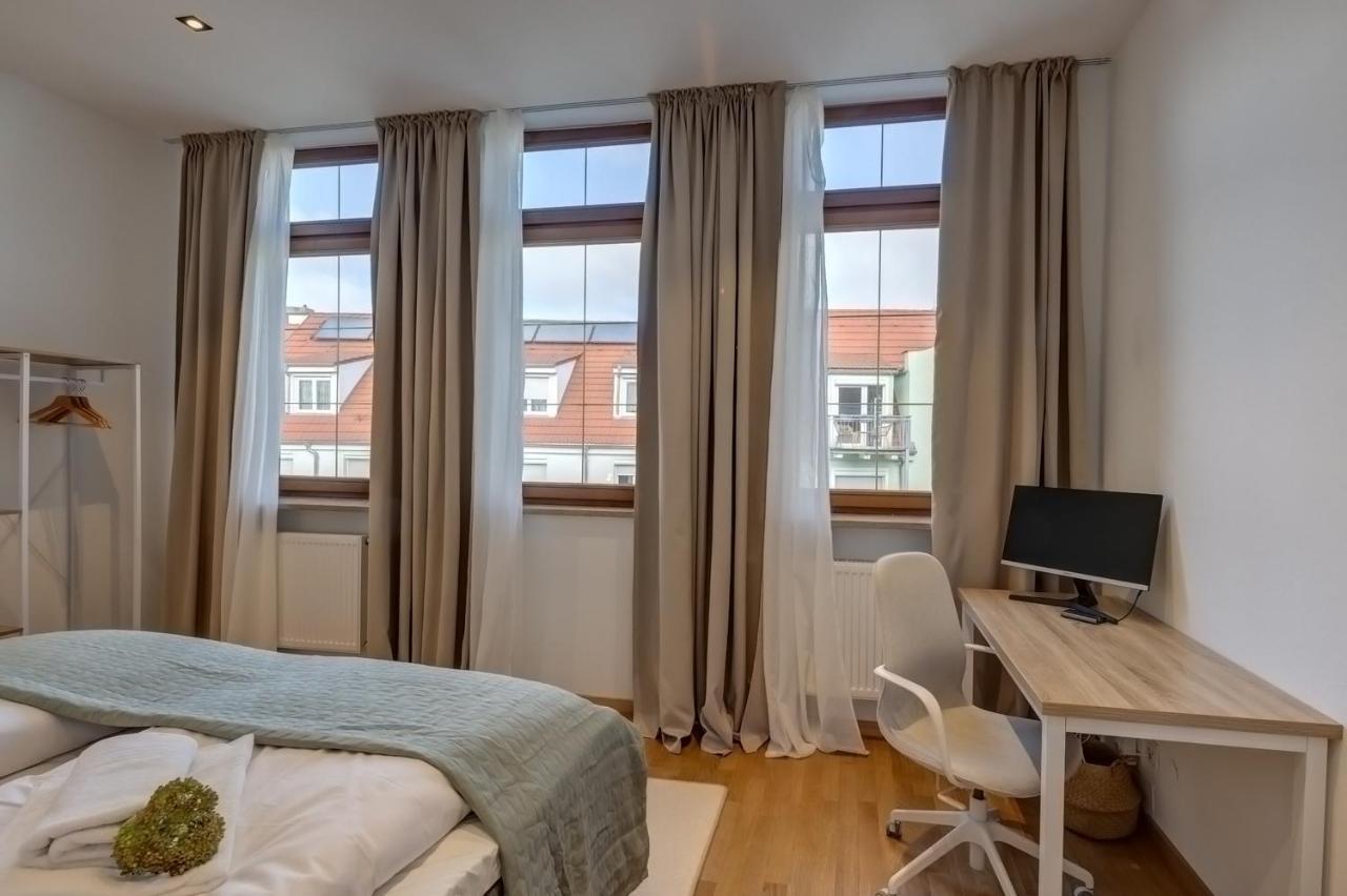 Kaza Guesthouse, Centrally Located 2 & 3 Bedroom Apartments In Augsburg Exterior photo