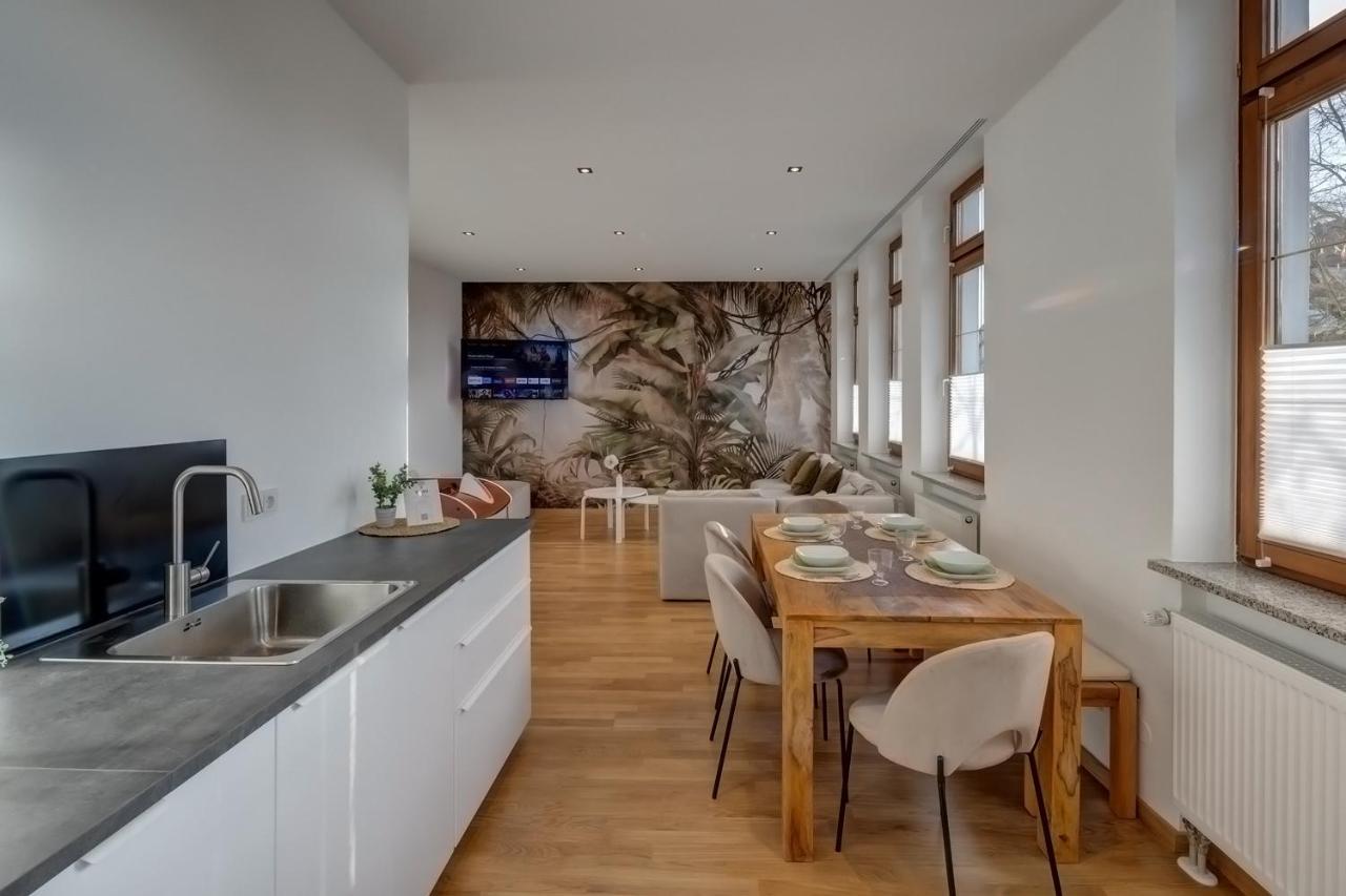 Kaza Guesthouse, Centrally Located 2 & 3 Bedroom Apartments In Augsburg Exterior photo