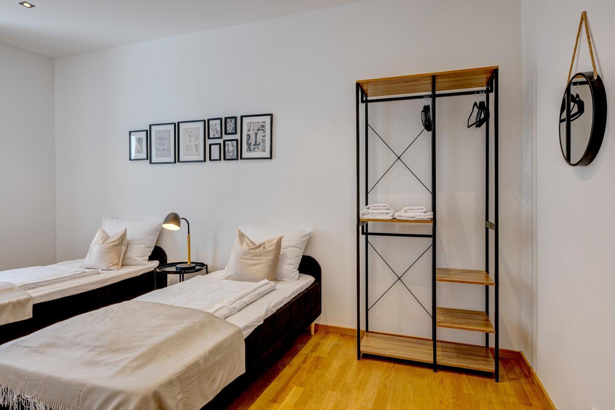 Kaza Guesthouse, Centrally Located 2 & 3 Bedroom Apartments In Augsburg Exterior photo