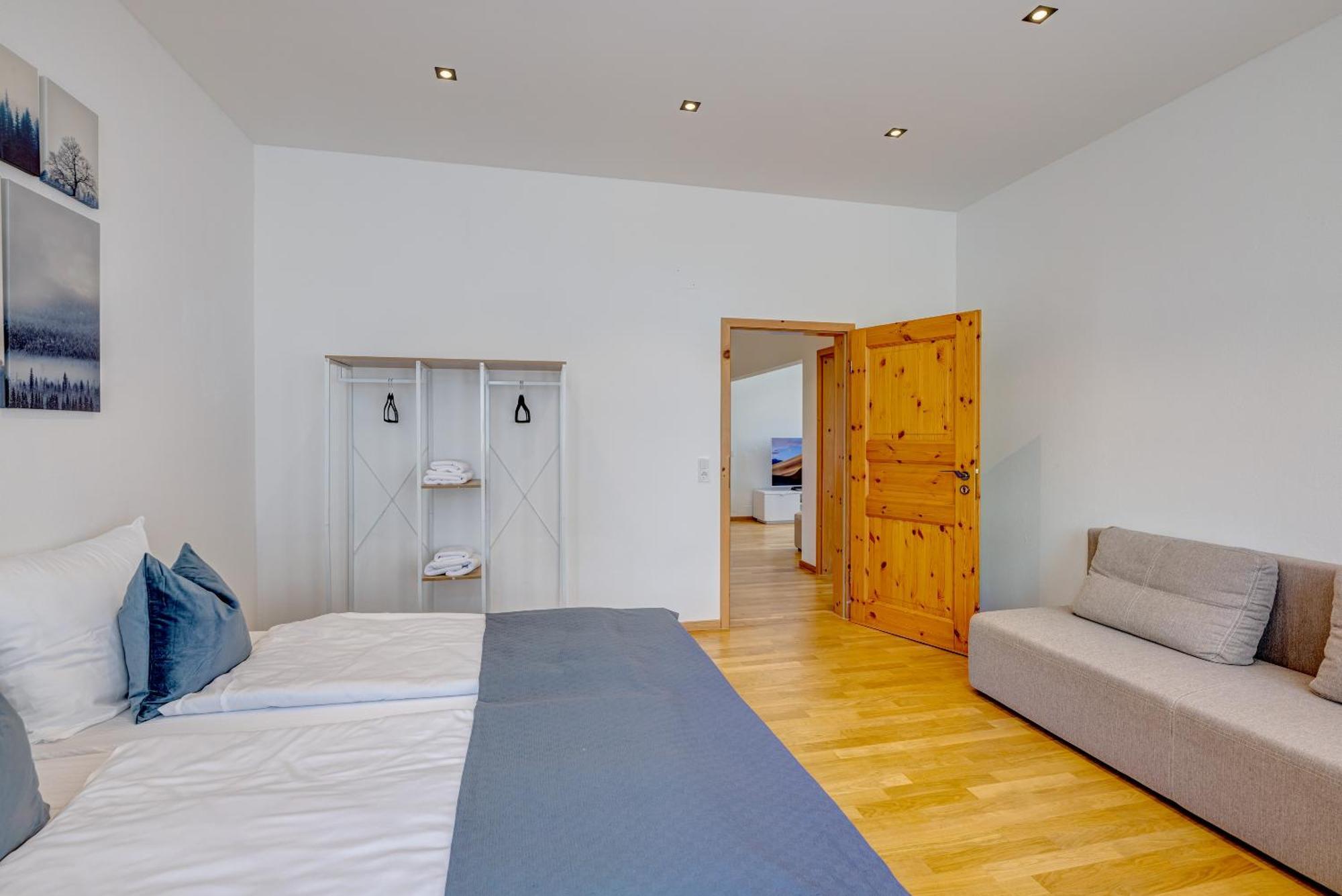 Kaza Guesthouse, Centrally Located 2 & 3 Bedroom Apartments In Augsburg Exterior photo
